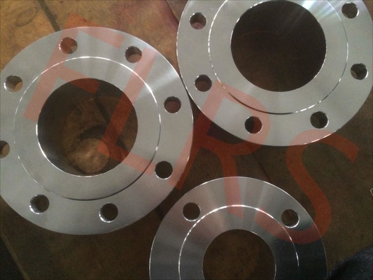 acheter ASME B16.5 a forgé le glissement d'acier inoxydable sur la finition lisse augmentée par bride de visage online manufacture