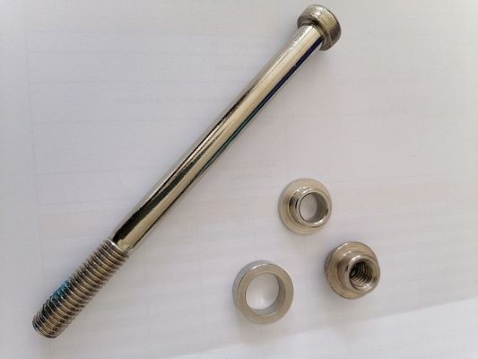 acheter Boulon de la catégorie 8,8 solides solubles et Assemblée d'écrou hexagonaux M10 pour des garnitures de sport online manufacture