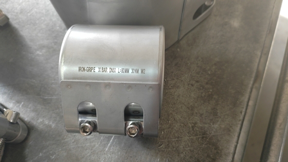 Couplings de réparation de pipelines / pinces GRIP Type SS304 Matériau avec doublure EPDM